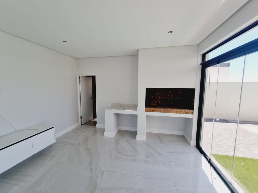 4 Bedroom Property for Sale in Sandown Western Cape